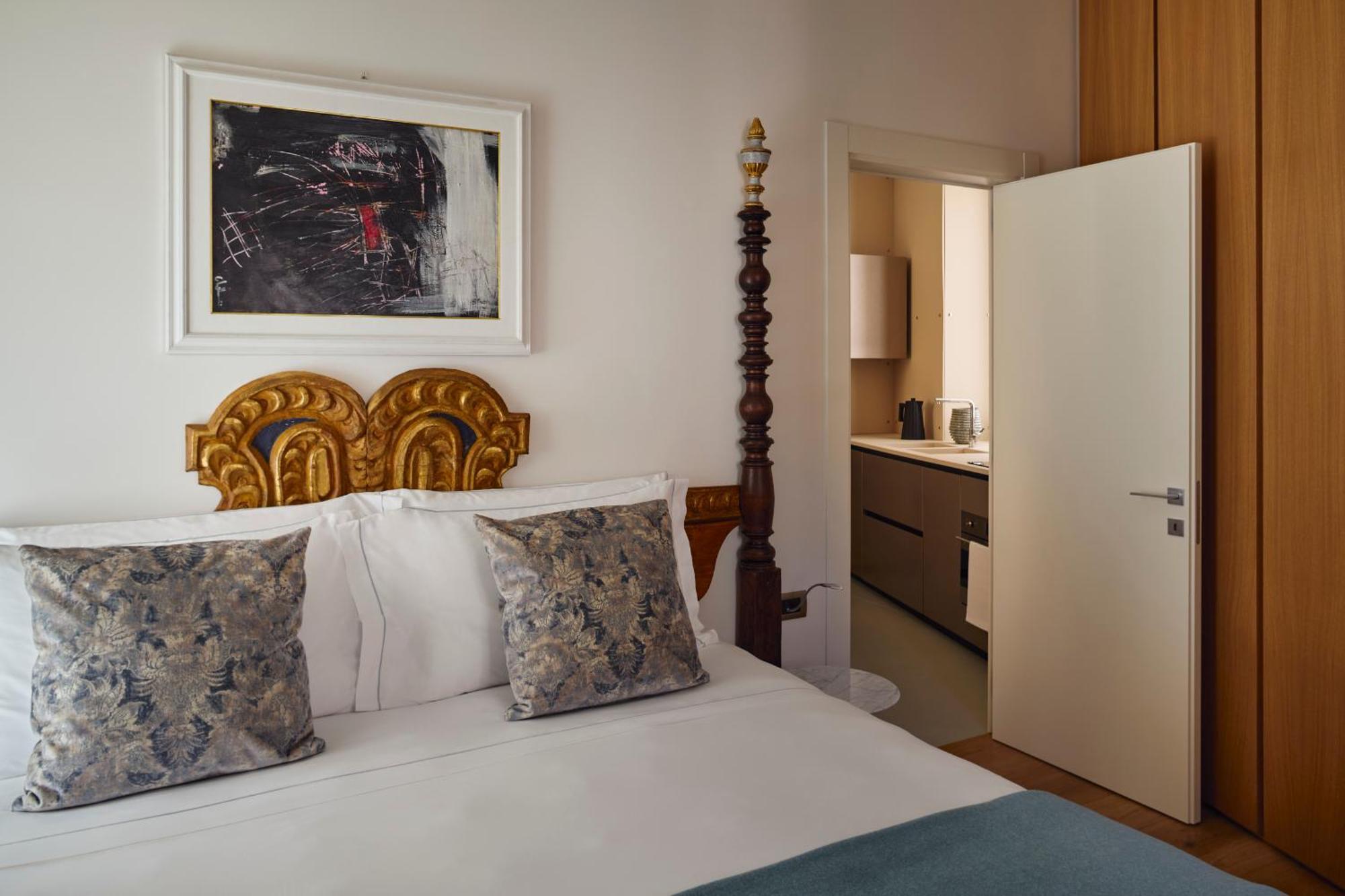 Palazzo Delle Pietre - Luxury Apartments Рим Екстер'єр фото