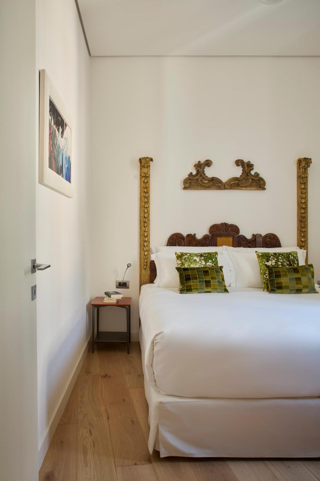 Palazzo Delle Pietre - Luxury Apartments Рим Екстер'єр фото