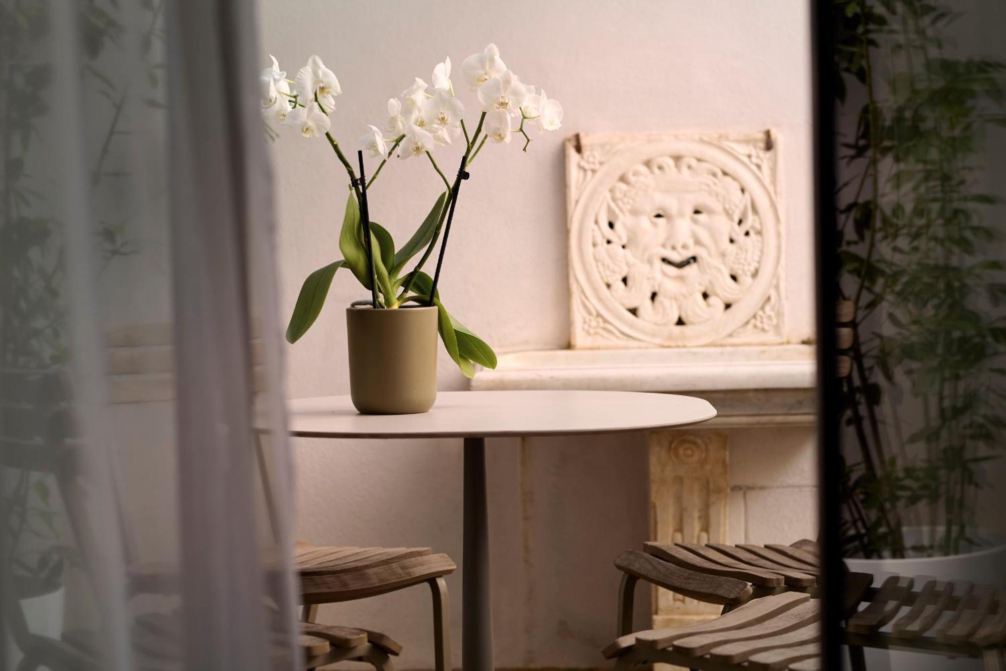 Palazzo Delle Pietre - Luxury Apartments Рим Екстер'єр фото
