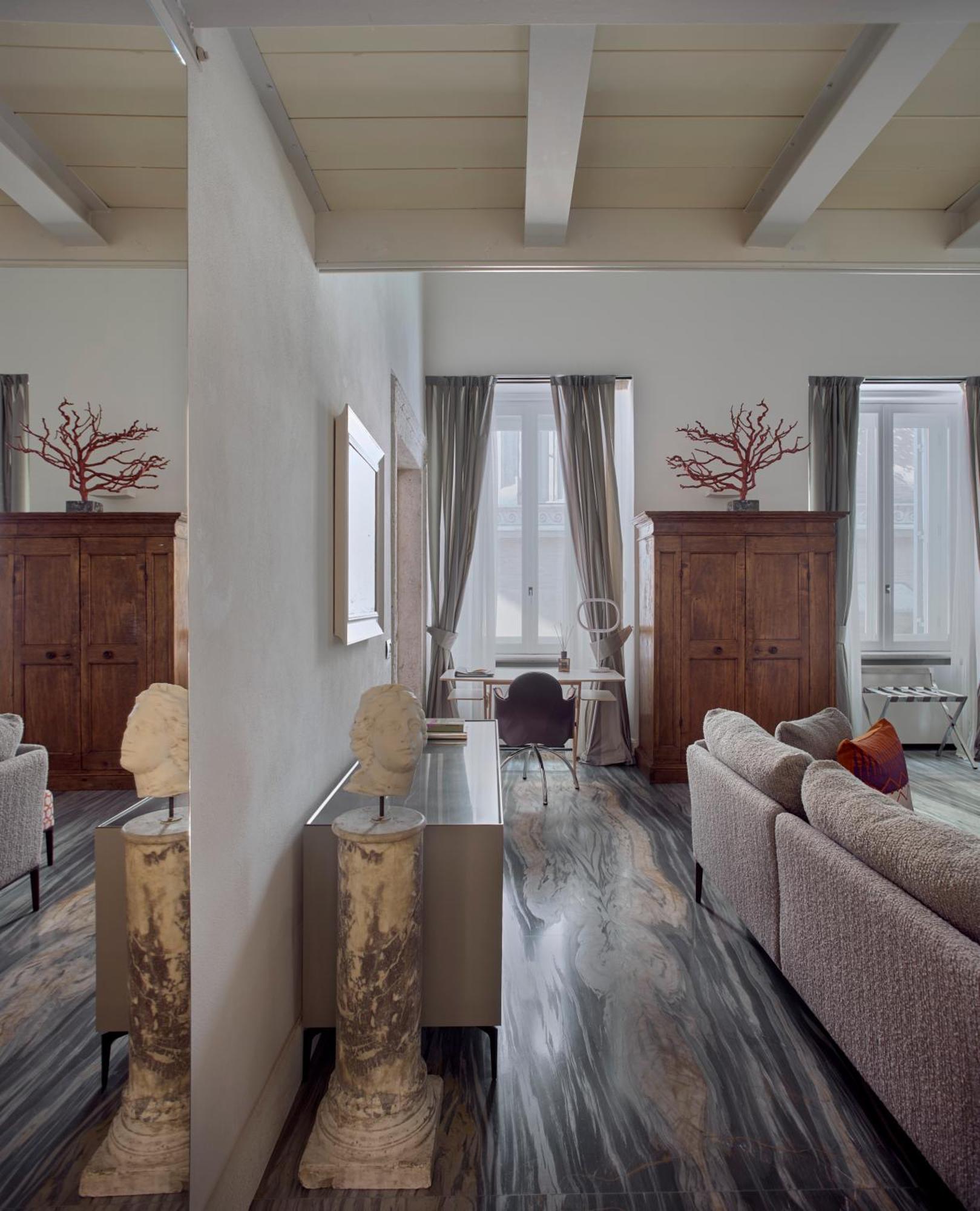 Palazzo Delle Pietre - Luxury Apartments Рим Екстер'єр фото