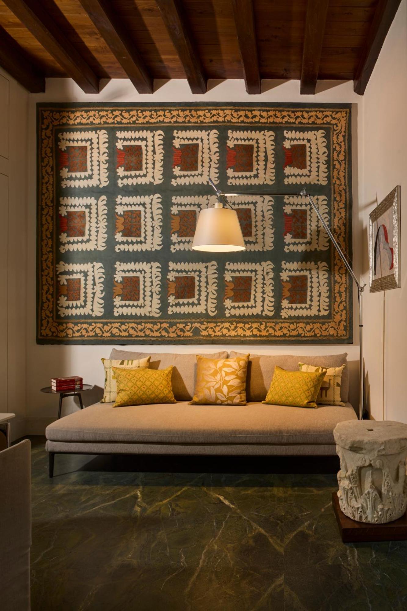 Palazzo Delle Pietre - Luxury Apartments Рим Екстер'єр фото